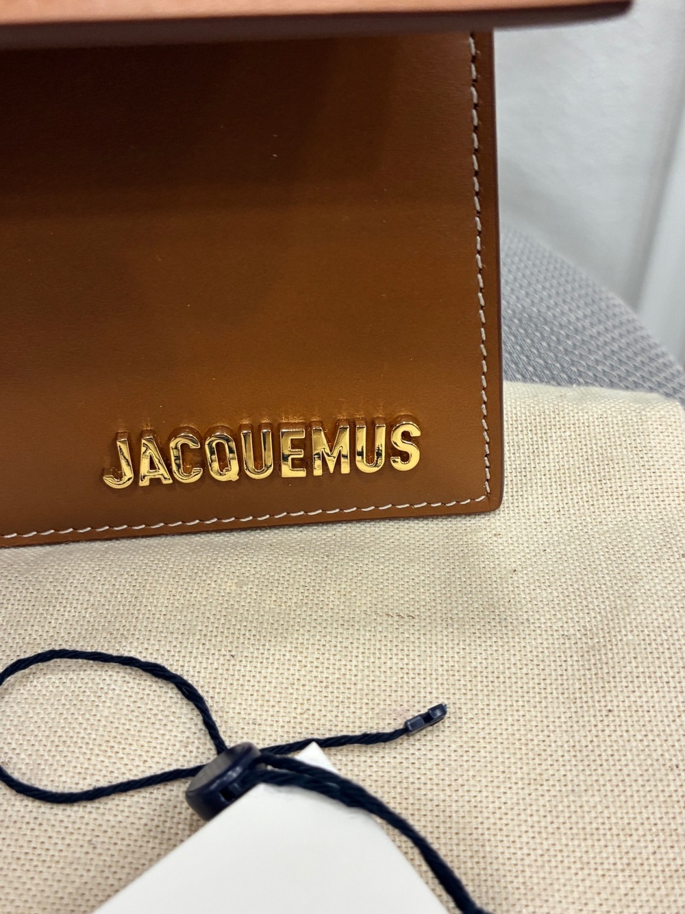 Authentic Jacquemus Brown Top Handle Crossbody gold Hardware Structured Satchel - Picture 5 of 6